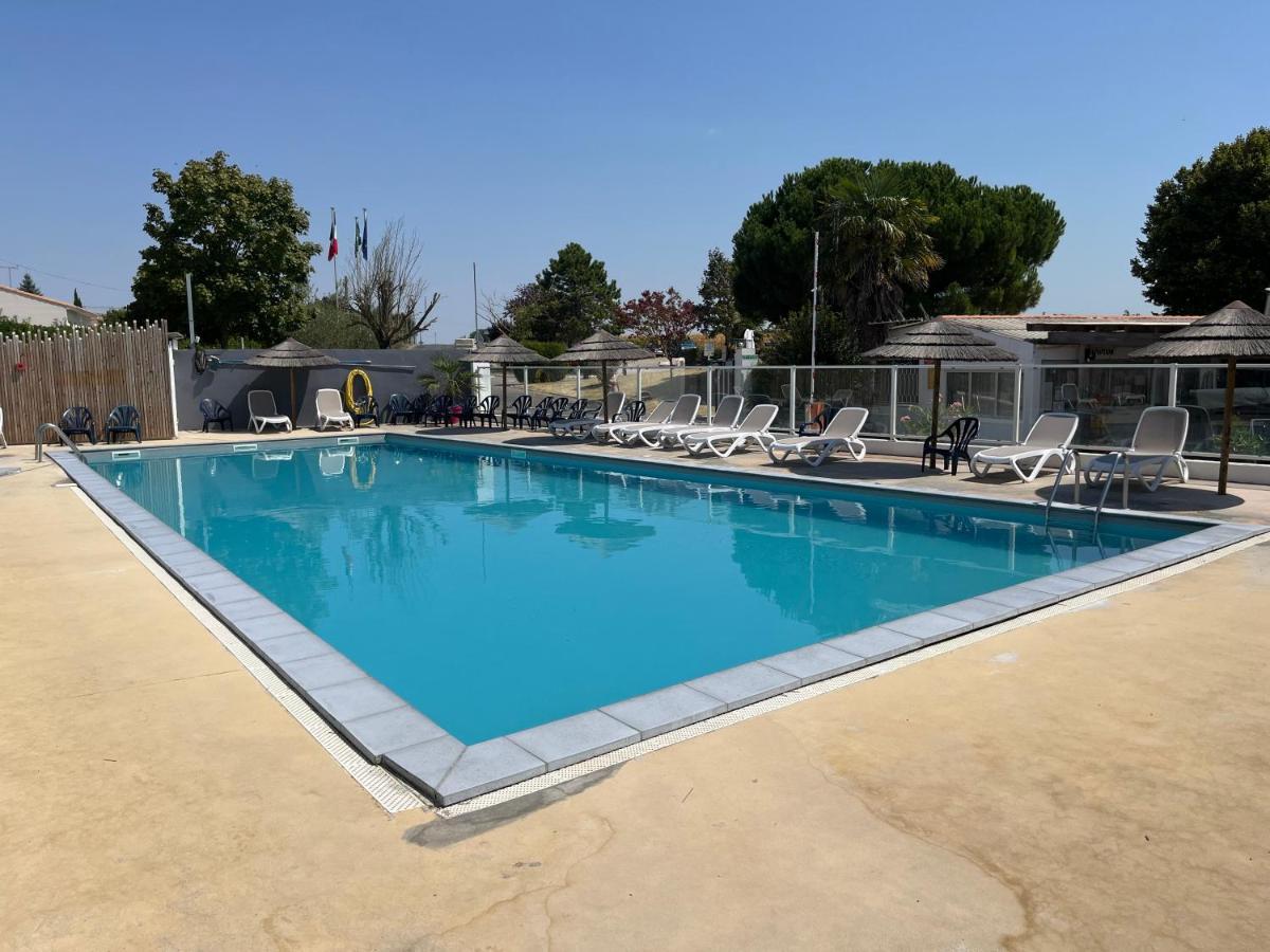 Mobil Home Avec Spacieuse Terrasse A Meschers Proche De Royan ภายนอก รูปภาพ
